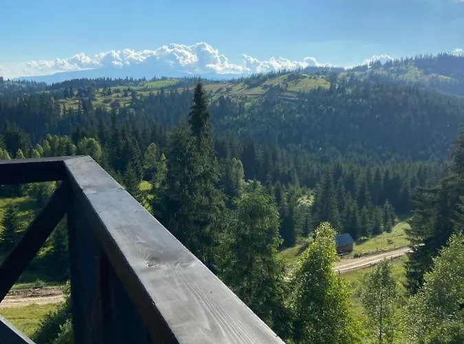 Konukevi Panorama Karpat