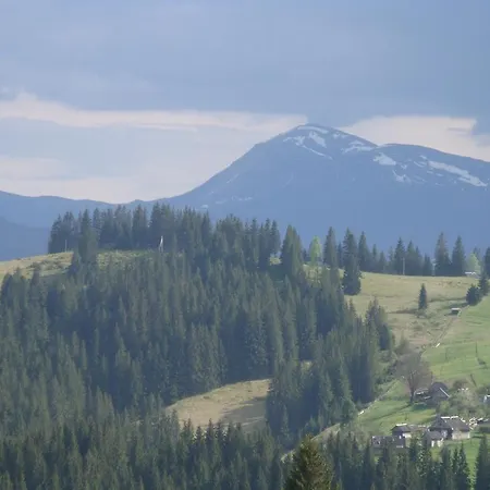 Panorama Karpat Yablunytsya